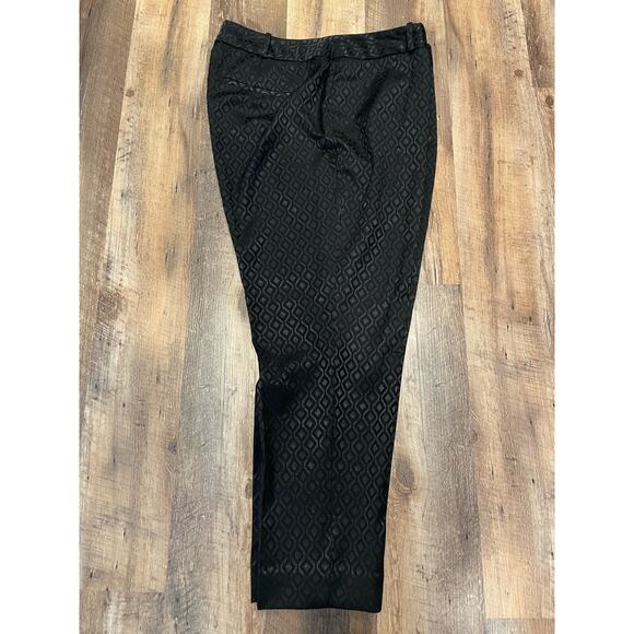 Worthington Woman, Size 14 Black Geometric Slim Fit cropped dress pant. - Picture 7 of 10